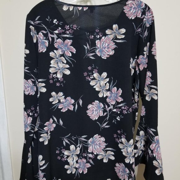 Kismet Blouse Floral Tunic Medium Black Flowy Bohemian Bell Sleeve Top - Picture 5 of 6